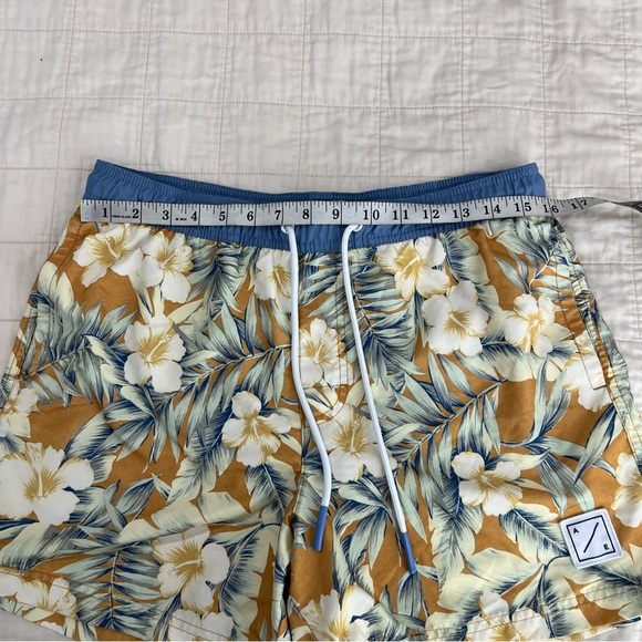 American Eagle Men’s Lined Swim Suit Trunks Floral Size Medium - Picture 4 of 9